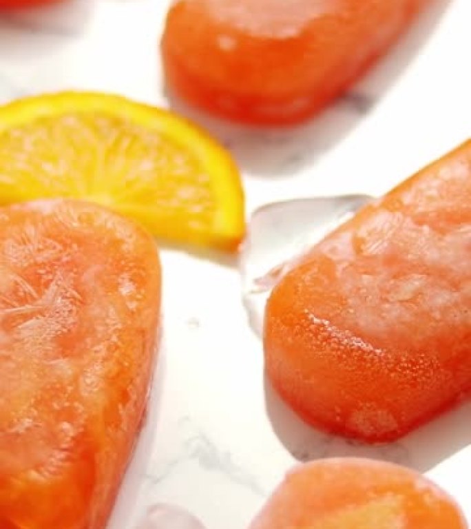 甜点用橙色水果冰柱