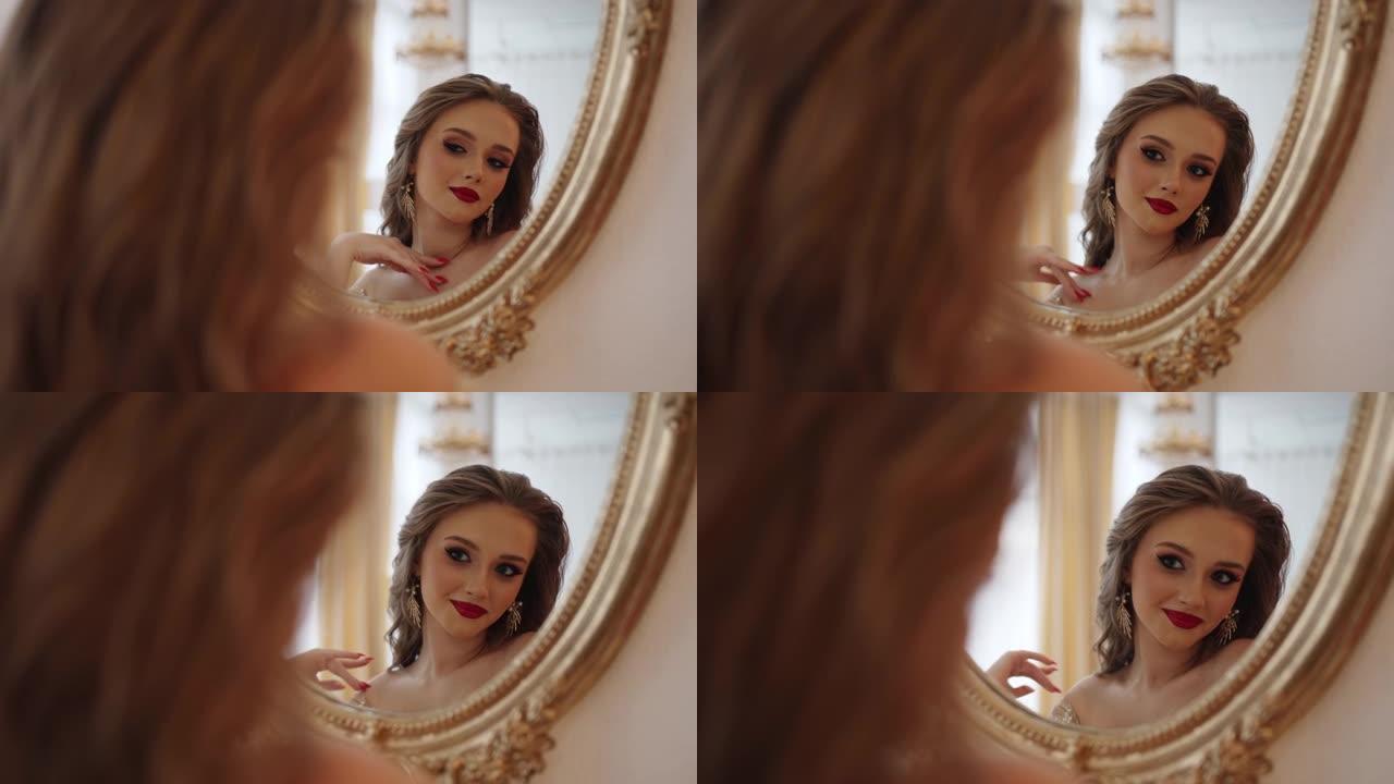 奢华的性感女孩抚摸自己照镜子