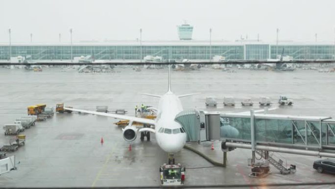 飞机准备从慕尼黑机场起飞