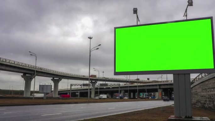 高速公路附近的广告牌绿屏