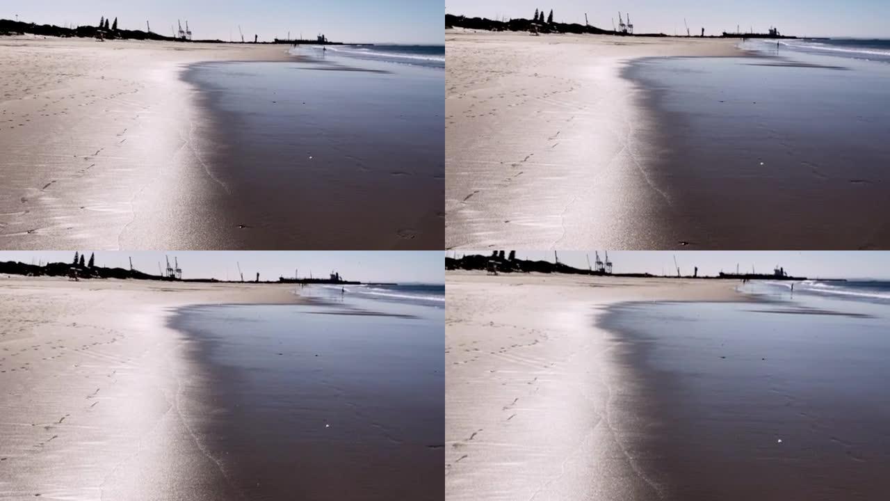 南非伊丽莎白港纳尔逊·曼德拉湾风景秀丽的国王海滩海岸的镜头