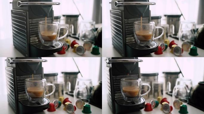 用咖啡胶囊轻松快速地在私人家中放松和喝咖啡。