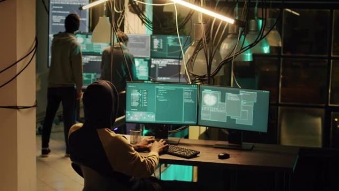 年轻的网络罪犯突破电脑防火墙植入恶意软件