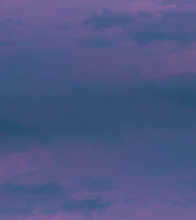 紫色蓬松云形成4k延时开启器介绍垂直视频