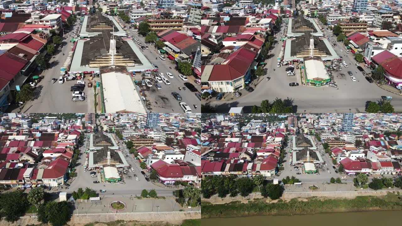 柬埔寨马德望旧市场Phsar Nat的鸟瞰图。