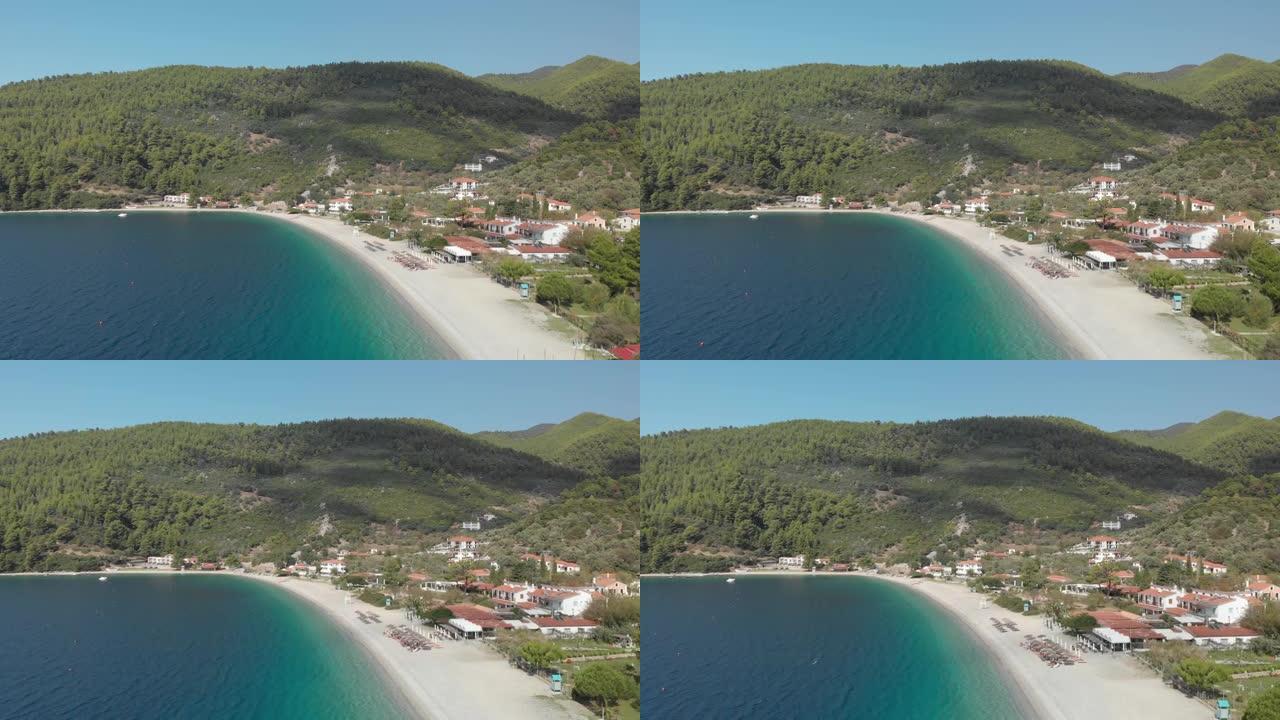 来自希腊无人机的斯科普洛斯岛的海滩全景