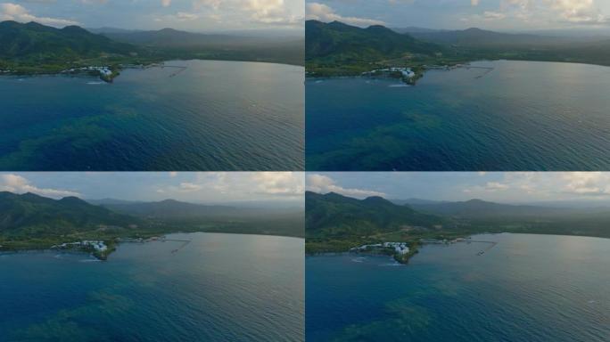 飞往普拉塔港加勒比海小度假小镇巴伊亚·德·迈蒙的空中飞行