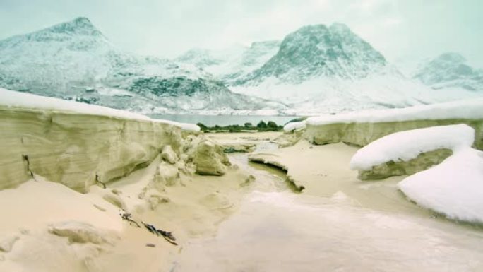 令人惊叹的电影追踪在挪威北部的海滩上从右向左拍摄