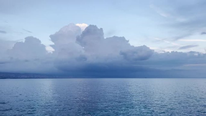洛夫兰海岸线，亚得里亚海克瓦尔纳湾美丽景观的全景图像