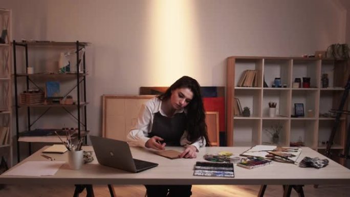 艺术学校女艺术家教程视频漂亮
