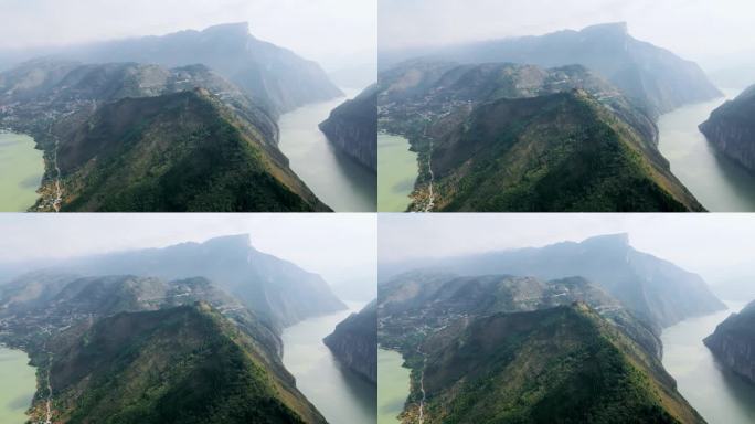 重庆奉节瞿塘峡的全景