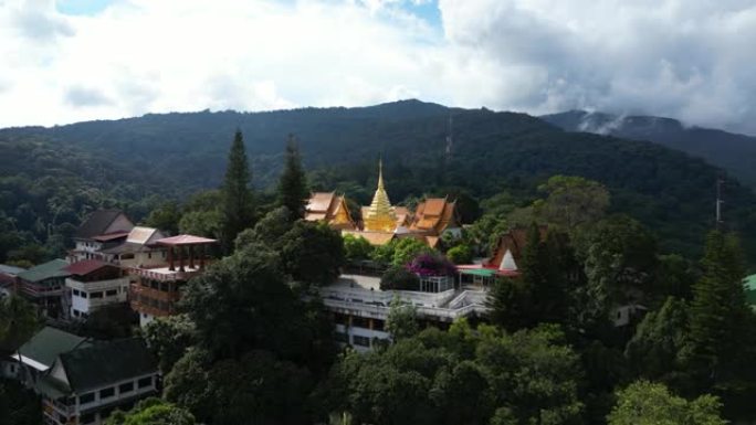 在泰国清迈美丽的Doi Suthep寺上空进行空中飞行