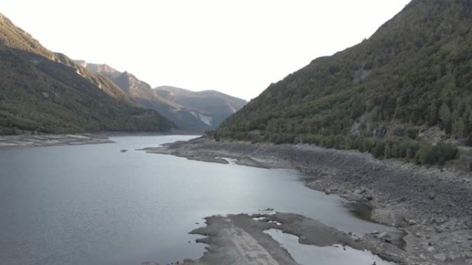 南欧范旅行无人机剪辑: 比利牛斯山脉、阿拉贡/韦斯卡、诺格拉·里巴戈尔萨纳河