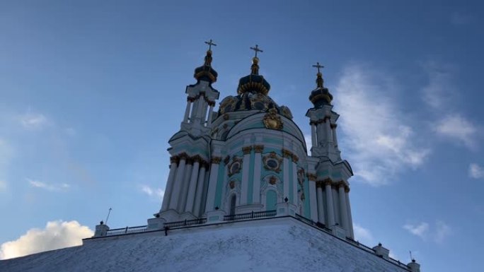 圣安德鲁教堂是位于乌克兰首都基辅的主要巴洛克式教堂。基辅安德鲁血统的观点。波多尔区。老城区美丽的大教