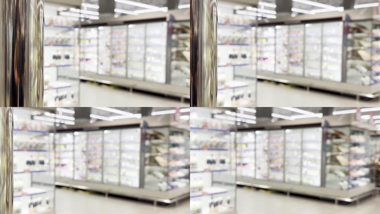 空超市，超市冰柜中的冷冻食品