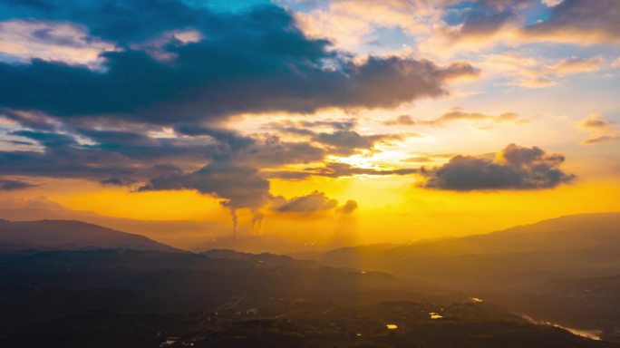 4k夕阳阳光透过云层