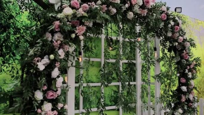 圆形绿色婚礼鲜花拱门特写