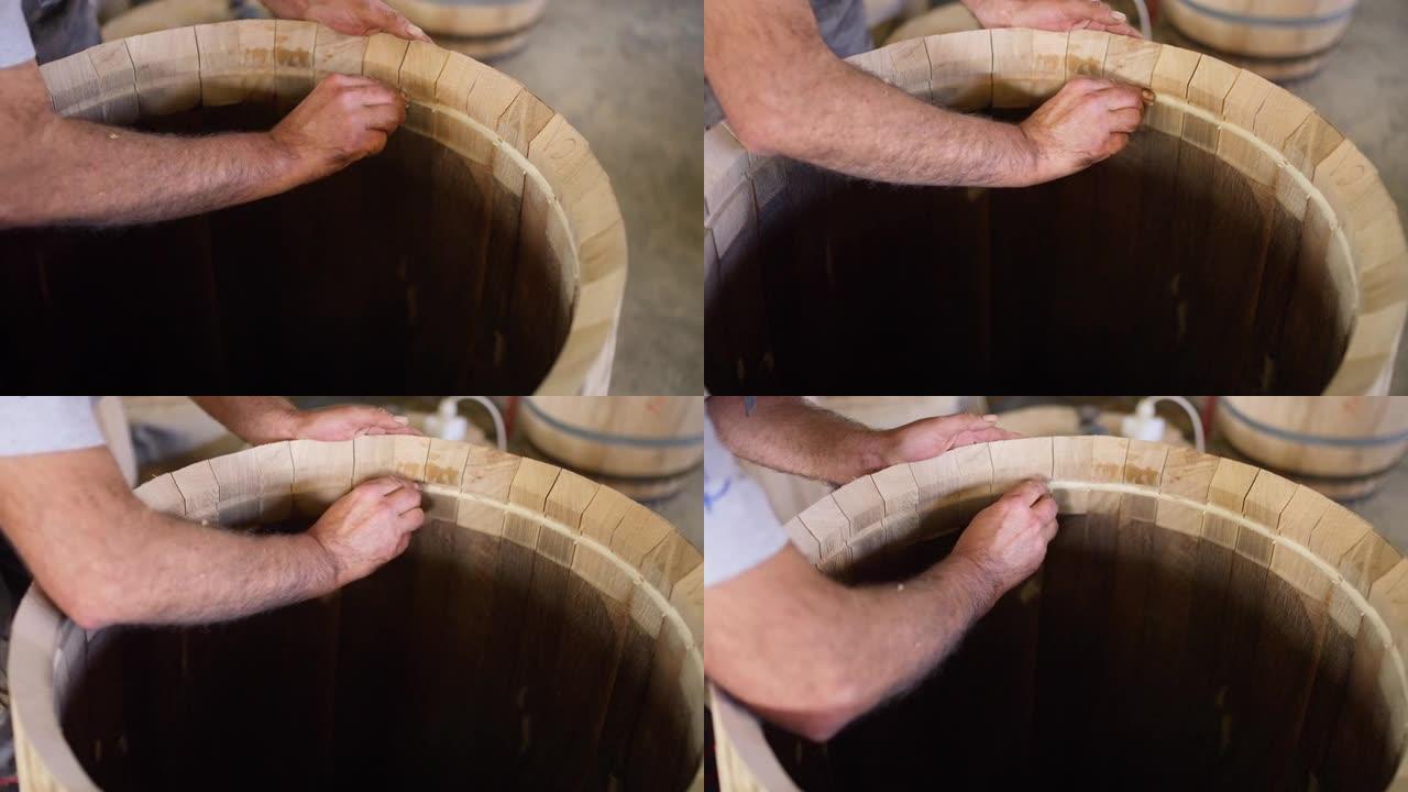 制桶时，库珀在橡木木柱之间添加稻草