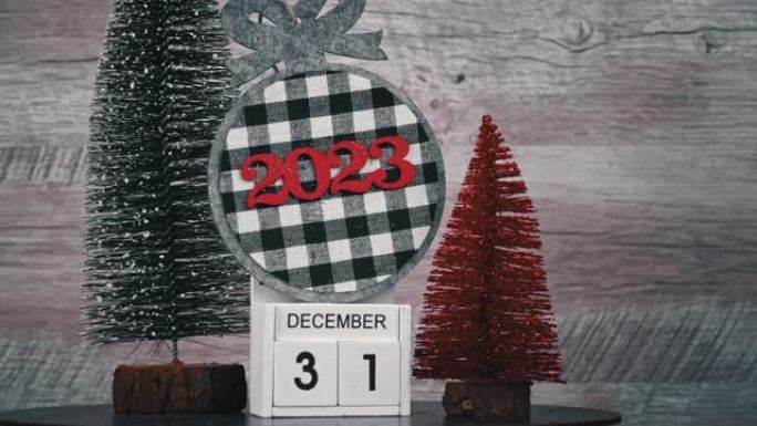 新年气氛中白色木历12月31日的元旦