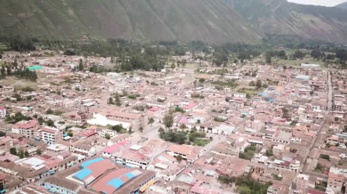 库斯科秘鲁乌鲁班巴市景观。乌伦巴巴市中心的景色
