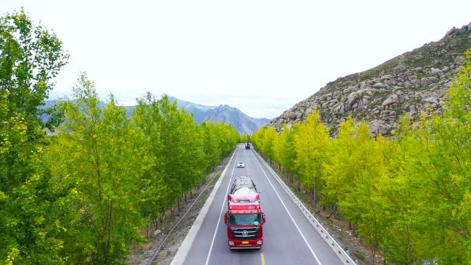 汽车航拍 农村美景 自然风景山路森林公路