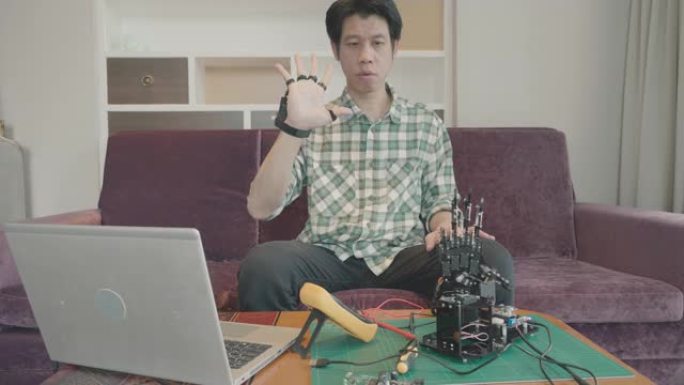 假肢机械臂控制机器人运动的程序员编码软件应用