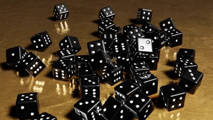 一堆豪华的黑色骰子在闪亮的金色桌子背景下掉落并旋转，4k