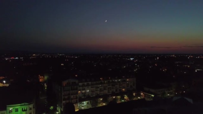 4k夜间鸟瞰图波斯尼亚和黑塞哥维那首都萨拉热窝