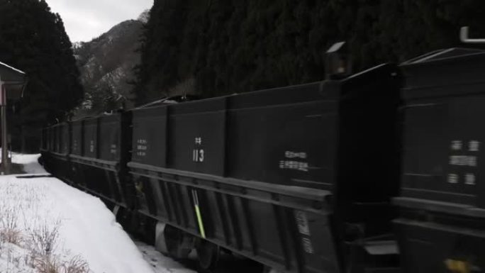 是日本石灰石列车的风景