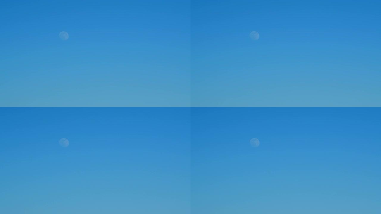 美丽的蓝天，月亮没有云。美丽的蓝天，月亮没有云。