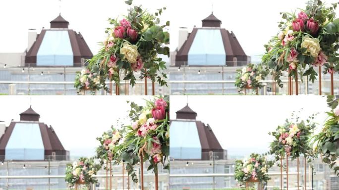 屋顶上举行婚礼的拱门