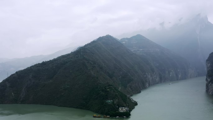 重庆奉节瞿塘峡的全景