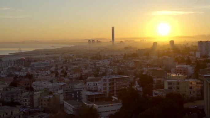 阿尔及尔的日出 -- 烈士纪念碑和大清真寺
