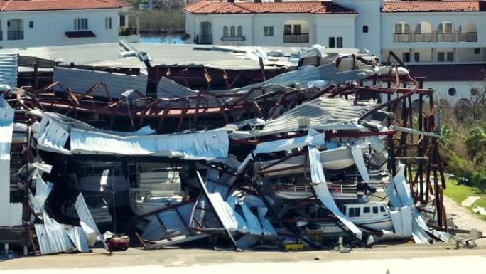 飓风伊恩摧毁了佛罗里达沿海地区的船站。自然灾害及其后果