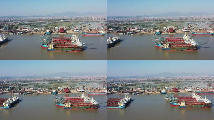 造船厂码头，很多船