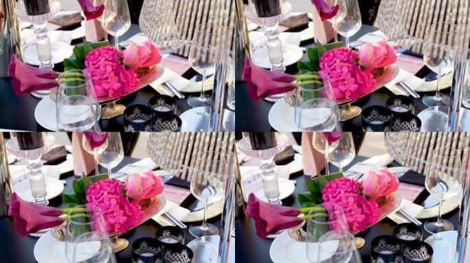 粉色阳光和现代时尚清新婚礼餐桌装饰