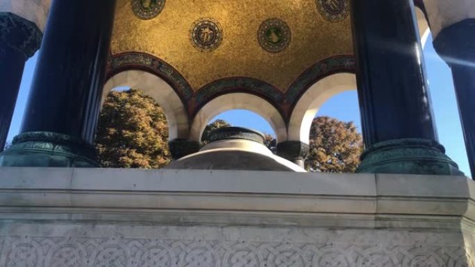 德国喷泉-德国喷泉，伊斯坦布尔，土耳其-土耳其和苏丹艾哈迈德一世陵墓对面。它是为纪念德国皇帝威廉二世