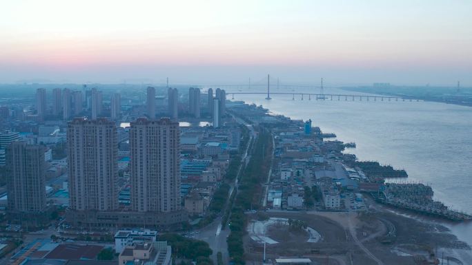 温州市区早晨两段沿河航拍镜头，大景-中景