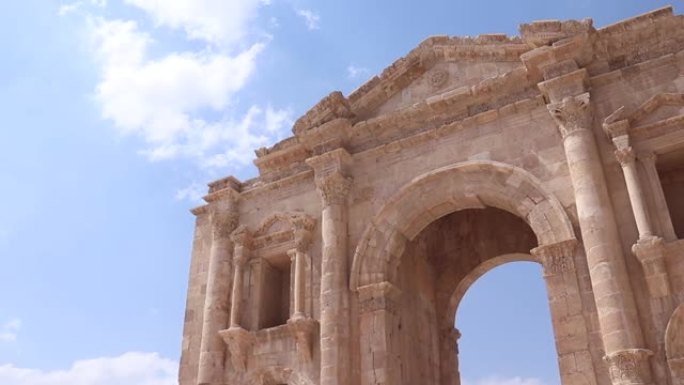哈德良拱门是约旦杰拉什的古罗马建筑