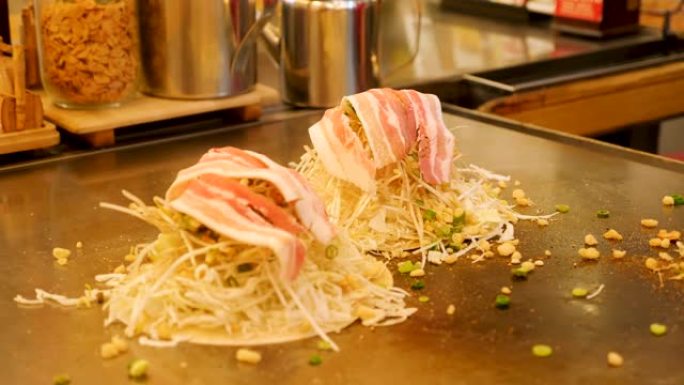 广岛的传统Okonomiyaki。