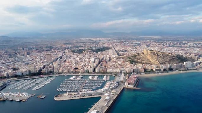 阿利坎特-西班牙。阿利坎特码头的城市全景鸟瞰图