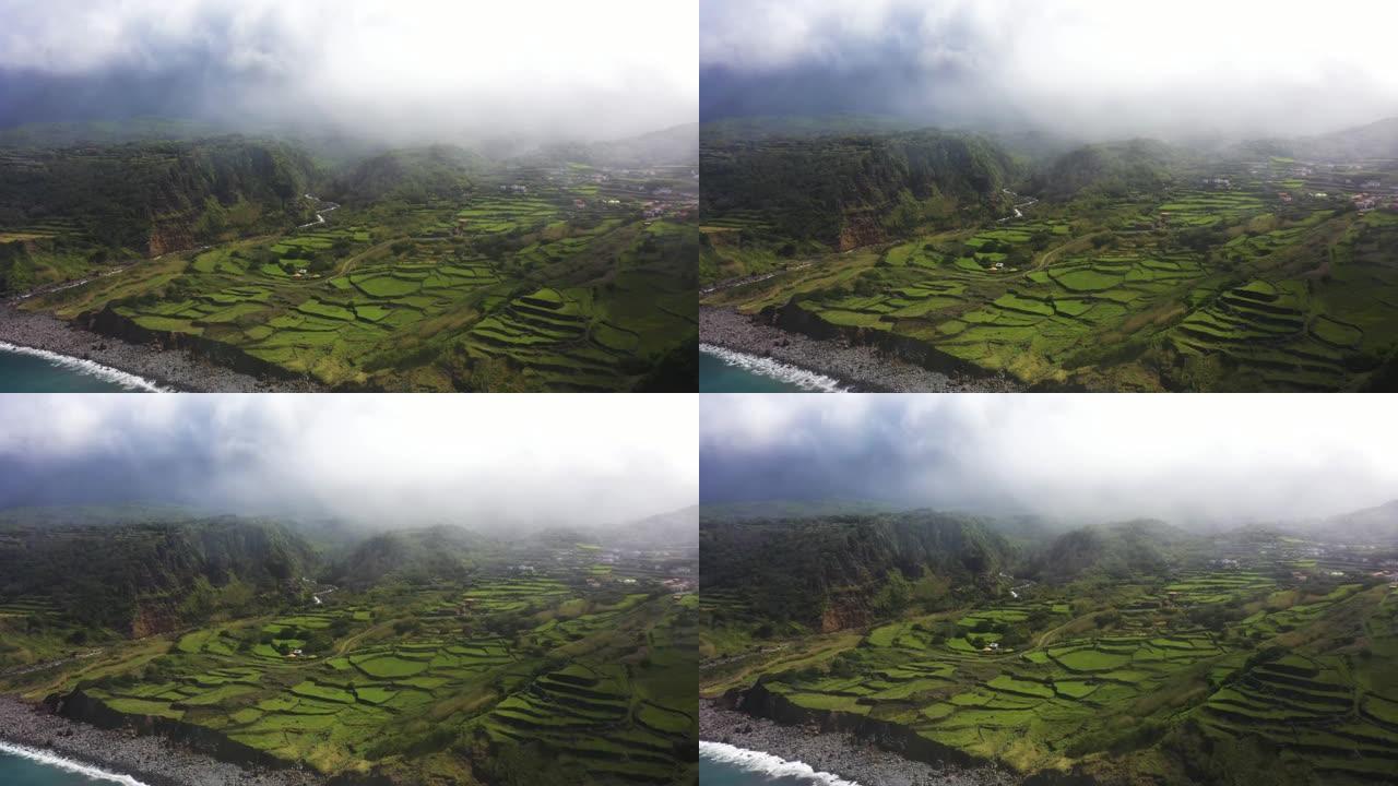 葡萄牙亚速尔群岛弗洛雷斯岛海岸线的鸟瞰图。