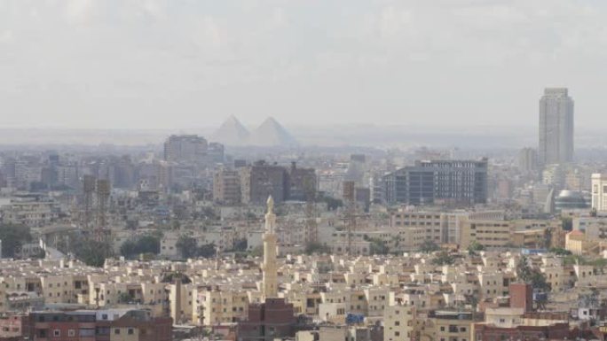 以金字塔为背景的开罗天际线的4K镜头