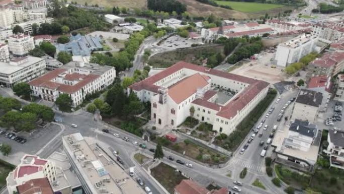 葡萄牙莱里亚Portela天主教堂修道院的鸟瞰图