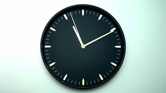 黑色的挂钟在11点告诉时间。