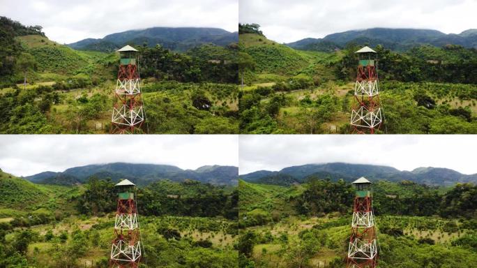 俯瞰越南丛林充满活力的景观的金属watch望塔，空中轨道