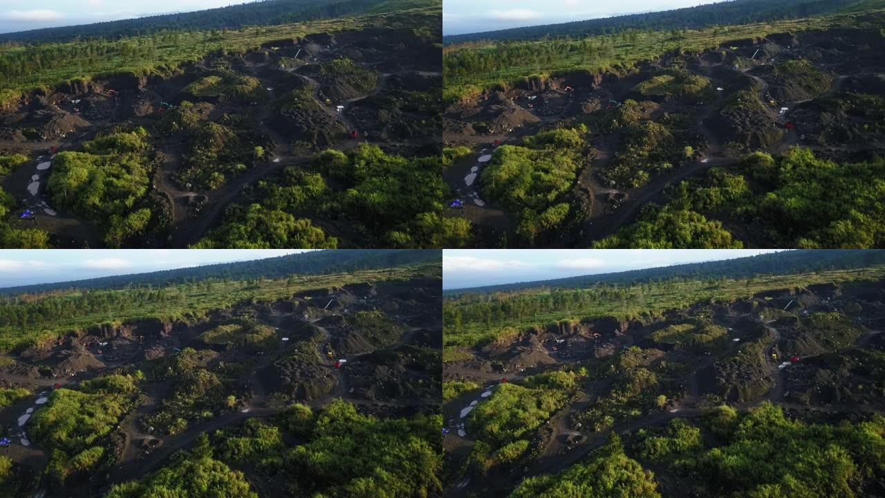 印度尼西亚沙矿活动用木材清洗被破坏的自然的鸟瞰图
