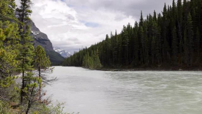 加拿大艾伯塔省班夫国家公园米斯塔亚河