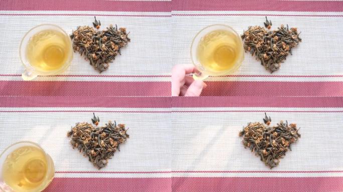 萨根·戴拉茶叶呈心形。药用草药萨根戴拉治疗茶，杜鹃花。
