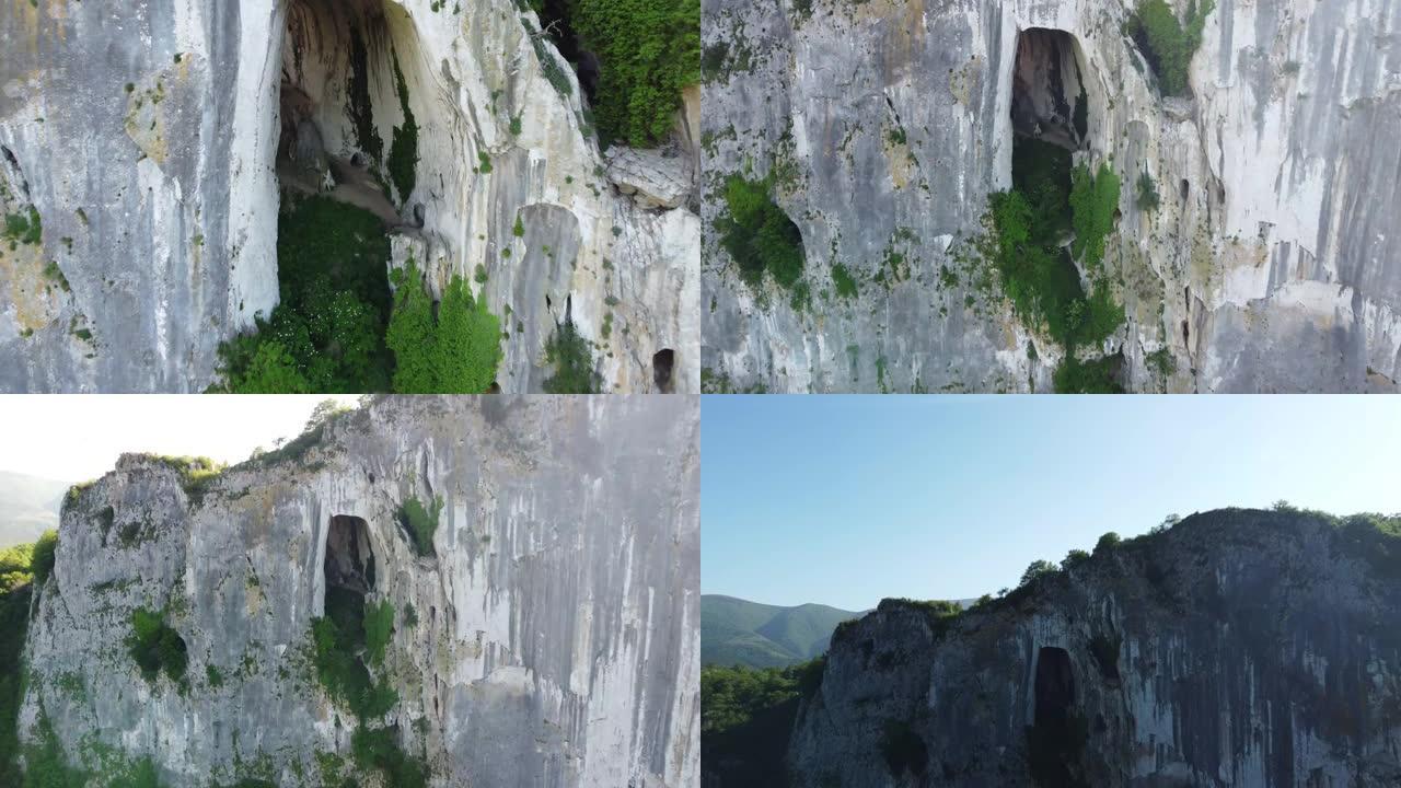山里的洞穴